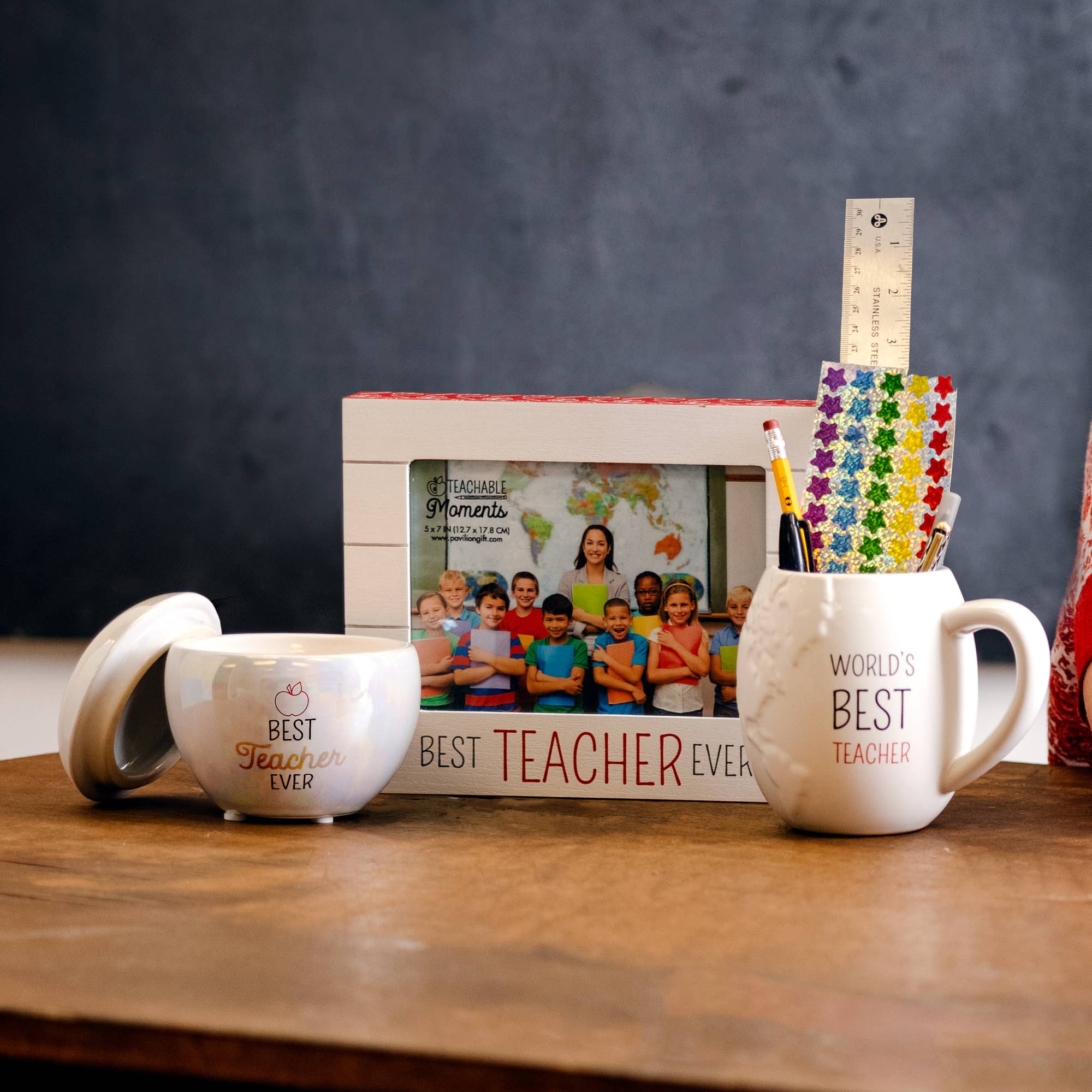 Best Teacher Ever - 9" x 7.25" Frame (Holds 7" x 5" Photo)